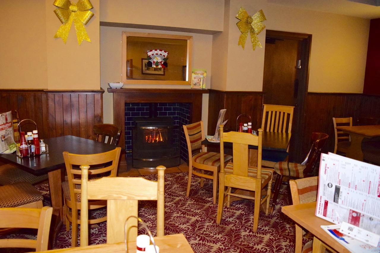 The Golden Acorn Wetherspoon Hotel Glenrothes Bagian luar foto