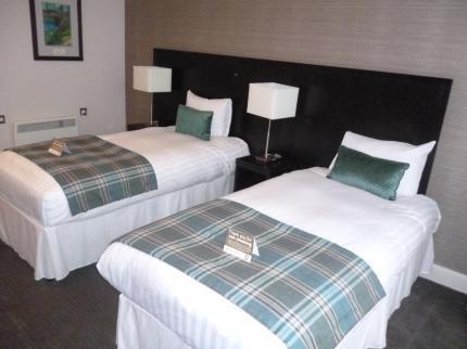 The Golden Acorn Wetherspoon Hotel Glenrothes Bagian luar foto