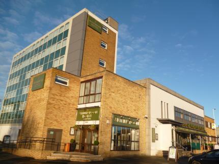 The Golden Acorn Wetherspoon Hotel Glenrothes Bagian luar foto
