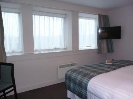 The Golden Acorn Wetherspoon Hotel Glenrothes Bagian luar foto
