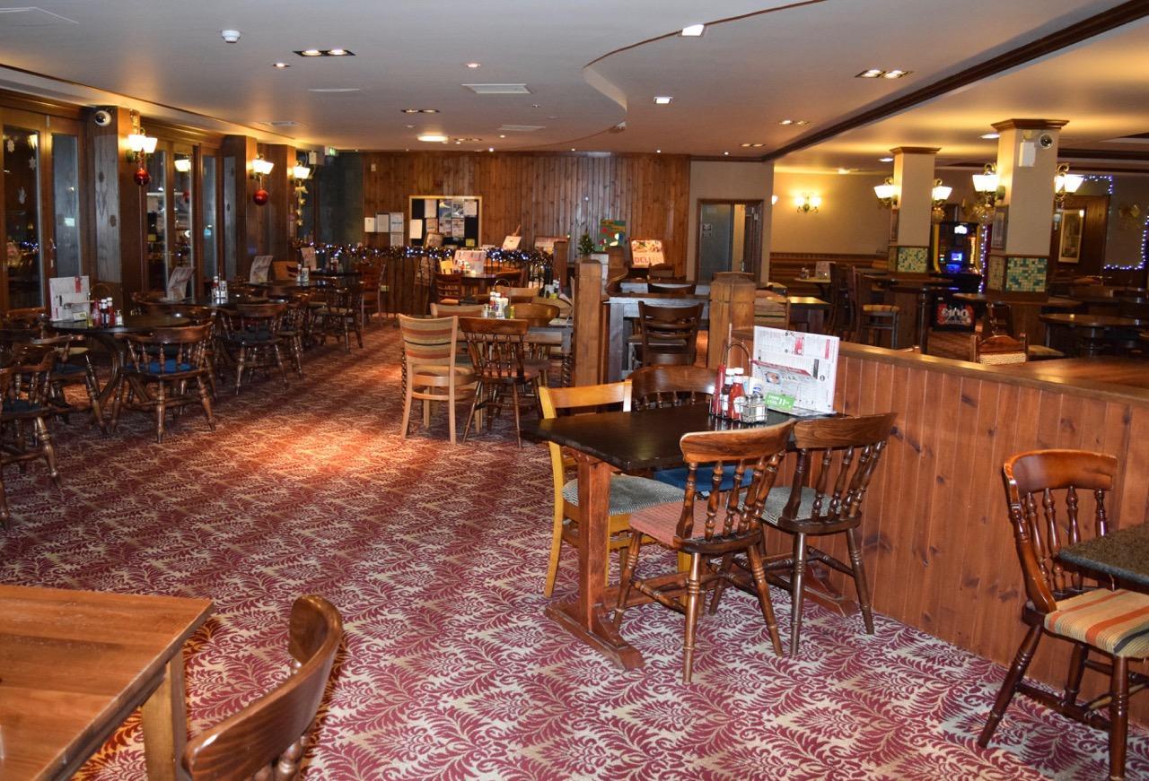 The Golden Acorn Wetherspoon Hotel Glenrothes Bagian luar foto