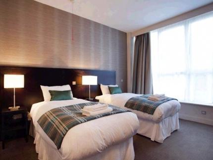 The Golden Acorn Wetherspoon Hotel Glenrothes Bagian luar foto